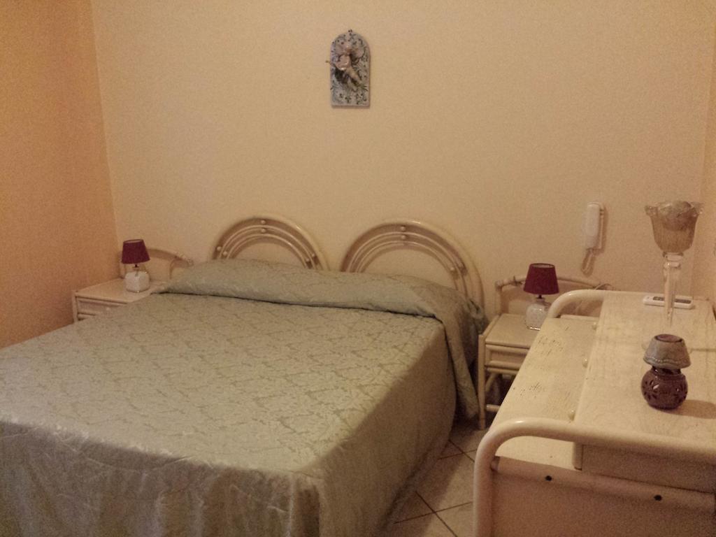 Appartamenti Centrali Giardini-Naxos Zimmer foto