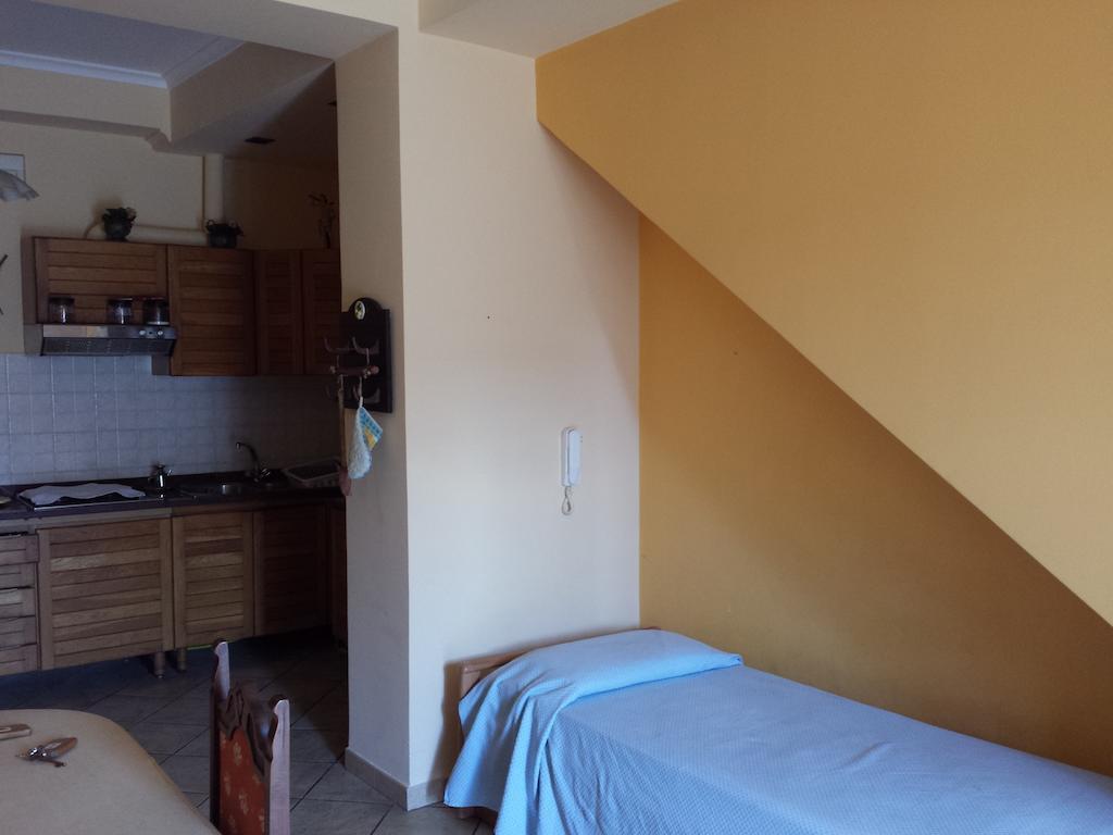 Appartamenti Centrali Giardini-Naxos Zimmer foto